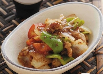紅麴炒雞肉片