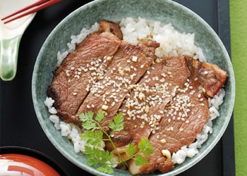 蒜香沙朗牛排丼